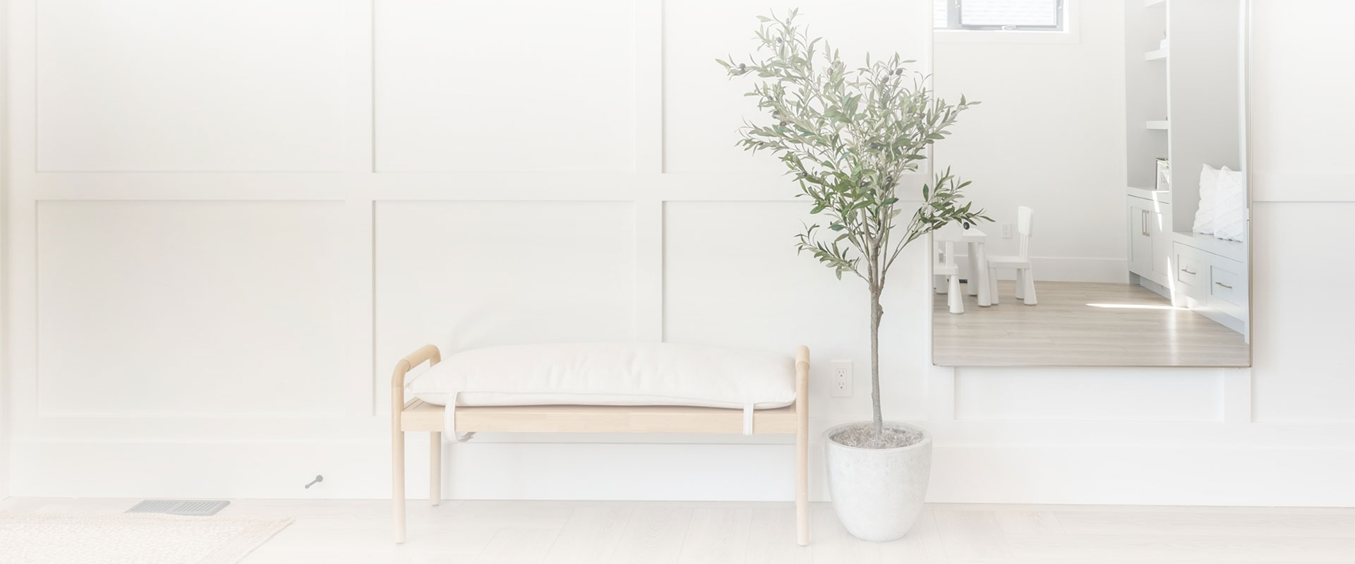 Porfolio banner desk